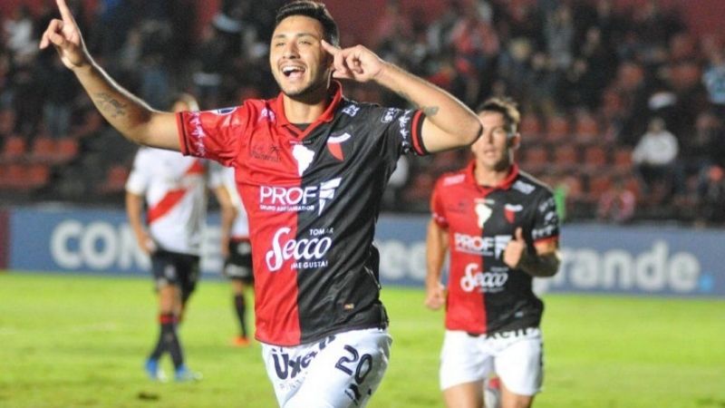 Con suplentes, Colón avanzó en la Copa Sudamericana