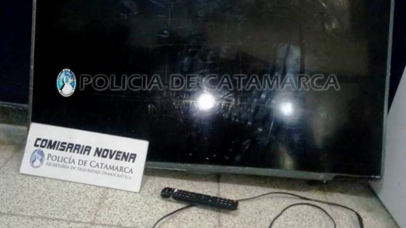 Atrapan a un joven que le robó el televisor a su tía