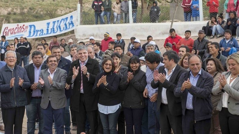 Lucía inauguró importantes obras en Aconquija