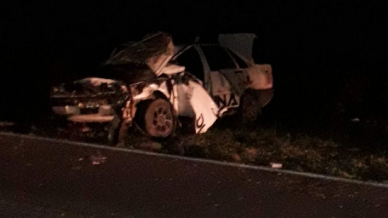 Camioneta chocó con un animal e impactó con un auto en la ruta 157