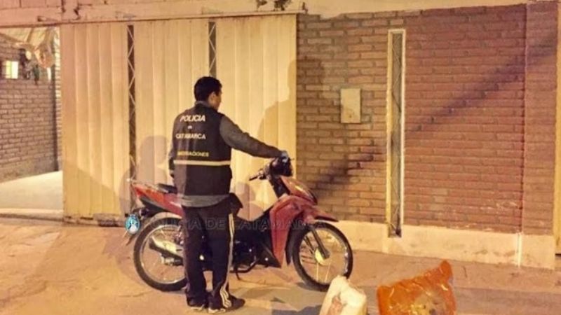 En allanamiento recuperan una moto y demás elementos