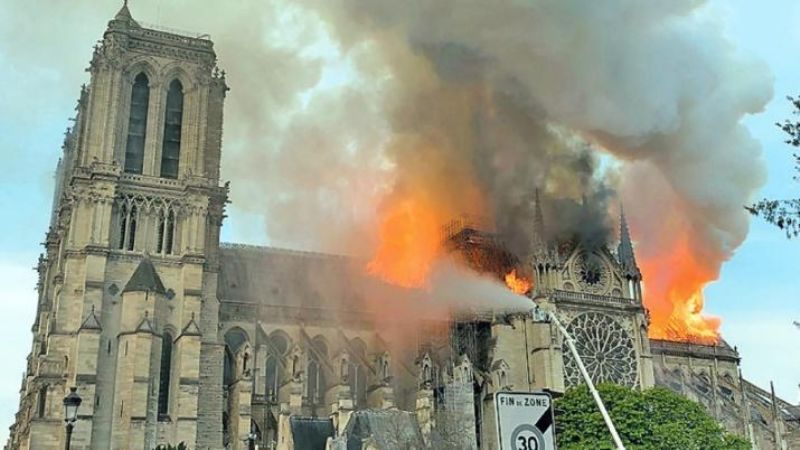 Notre Dame: aseguran que Jesús apareció entre las llamas