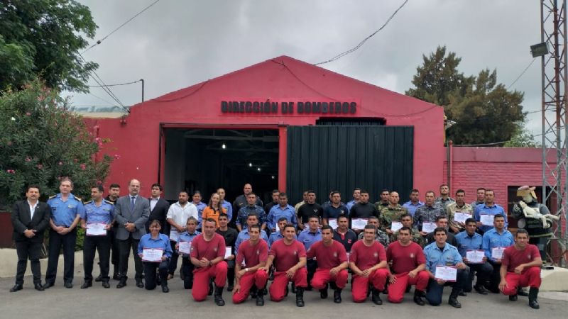 Entrega de certificados a Bomberos