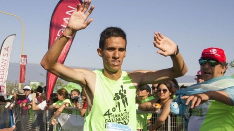 Lucas Casto corre en el CENARD