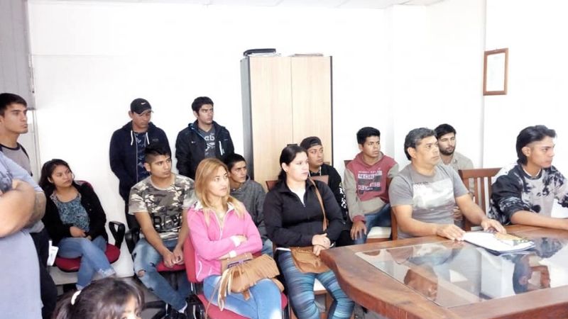 Agrupación de desocupados apoyan el proyecto Agua Rica y se capacitan