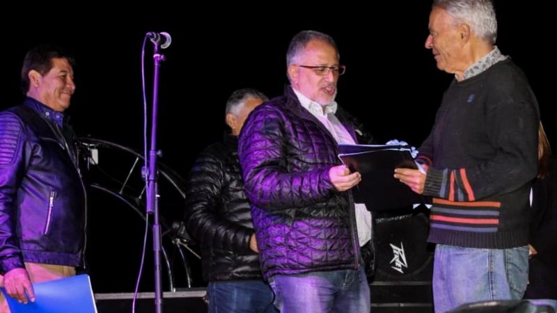 El senador Solá Jais en la "Cosecha de Luna Llena" en Fiambalá