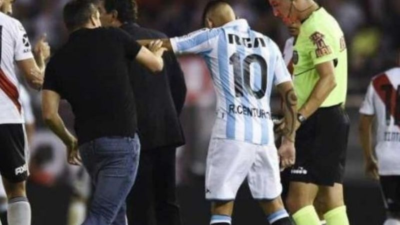 Centurión fuera de Racing, mientras procuran un pase
