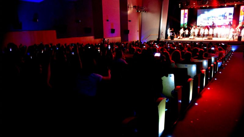 La Winston Churchill y Los Hijos de Harri colmaron el Cine Teatro