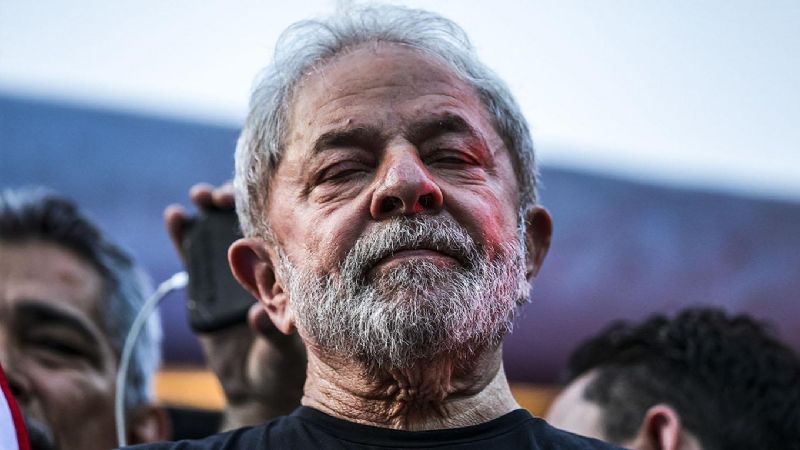 Bajaron la pena de Lula y podría salir en septiembre