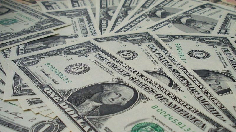 Por la crisis, 700 mil personas debieron vender dólares que tenían ahorrados