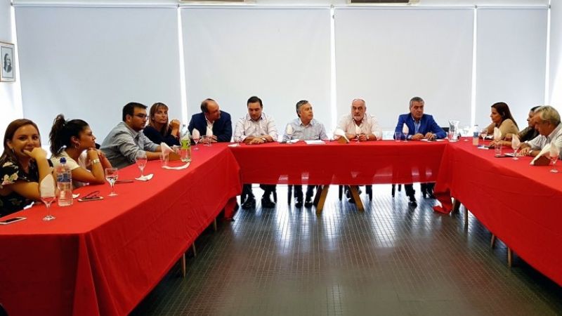 La UCR de Córdoba se despegó de Negri y Carrió