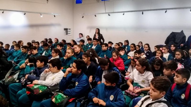 Alumnos de Valle Viejo visitaron el Senado