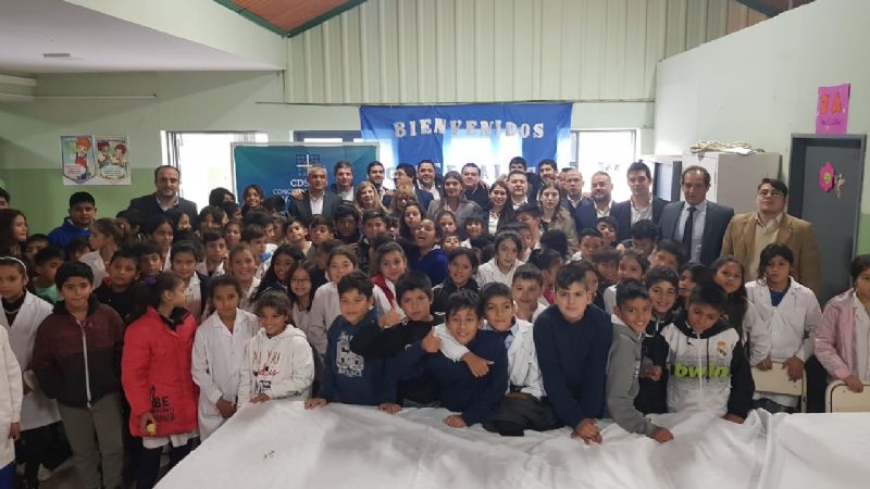 Concejales sesionaron en una escuela y aprobaron obras para la Capital