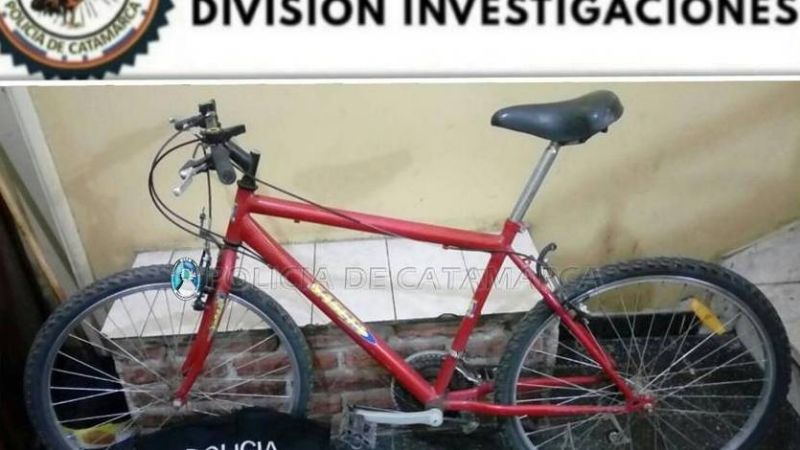 Encuentran abandonadas una moto y una bicicleta robadas