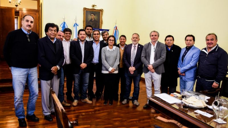 Corpacci se reunió con los senadores del FJPV