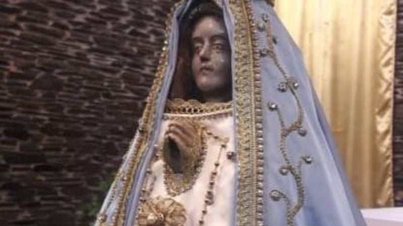 La Virgen del Valle ya luce el manto para estas fiestas