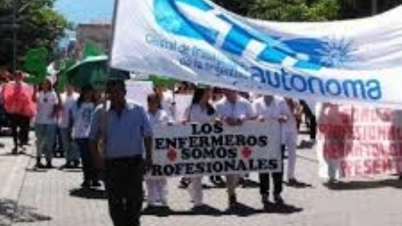 Además del paro, el martes también habrá una marcha