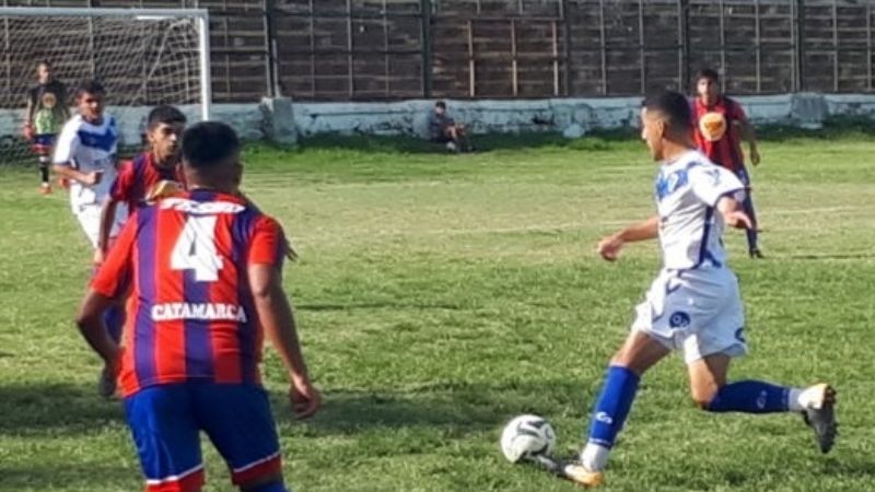 Vélez (A) y Rivadavia (B), los punteros en la Capital