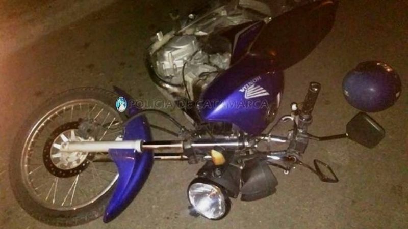 Llevaban empujando una moto robada
