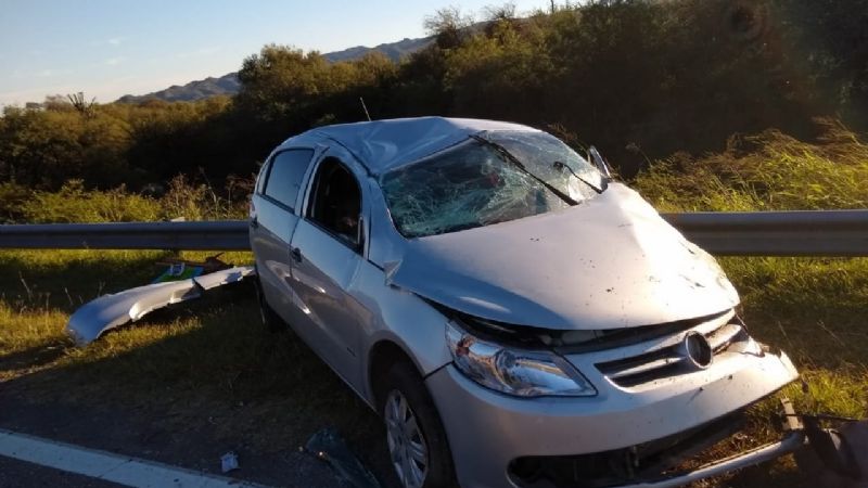 Grave accidente: chocaron dos autos de frente