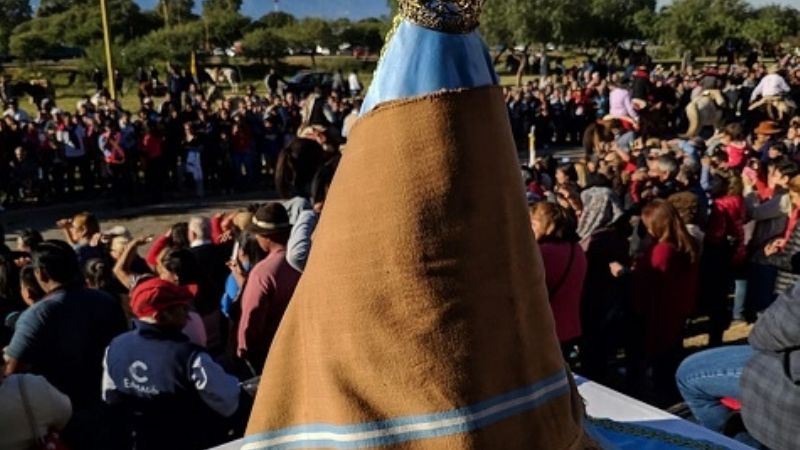 Multitudinaria muestra de fe y tradición de  hombres y mujeres del campo a la Virgen