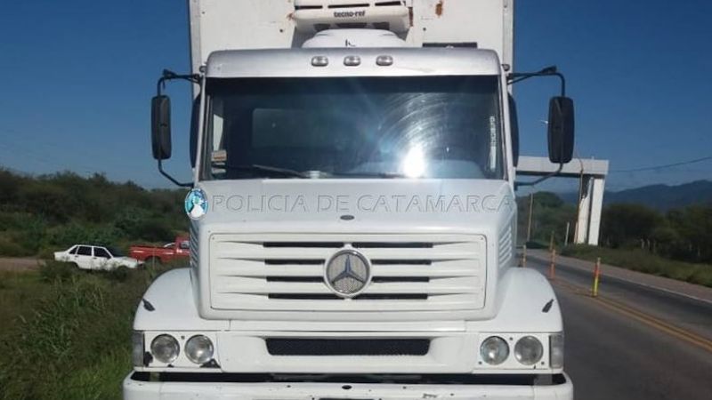 Secuestran carbón y alimentos en un control