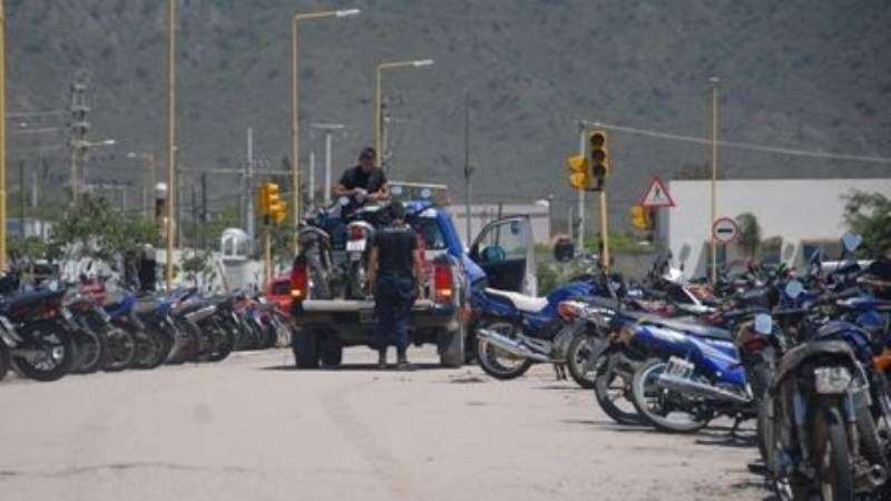 Infractor terminó con la moto en el corralón