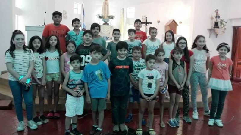 Niños rezan el Rosario radial desde Catamarca para todo el país
