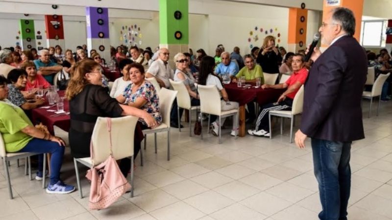 Solá Jais visitó a los adultos mayores del interior alojados en el CIIC