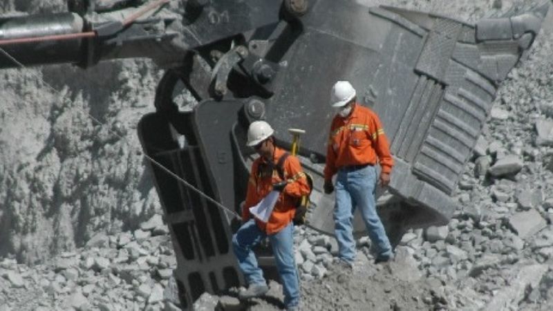 Los sueldos mineros duplican los de todo el sector privado