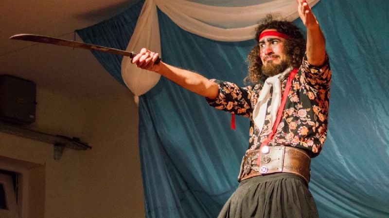 El unipersonal “Antonio Fierro” se presentó Huillapima