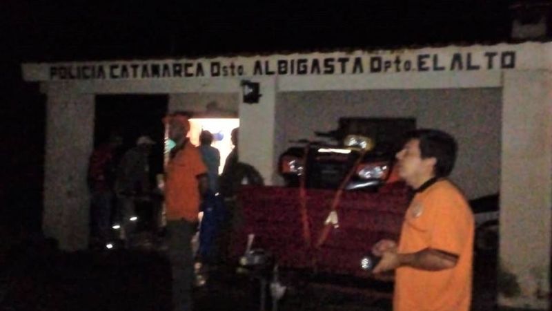 Asisten a damnificados por las fuertes lluvias