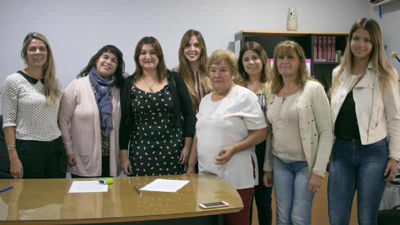 Firman convenio para la lucha contra la violencia de género