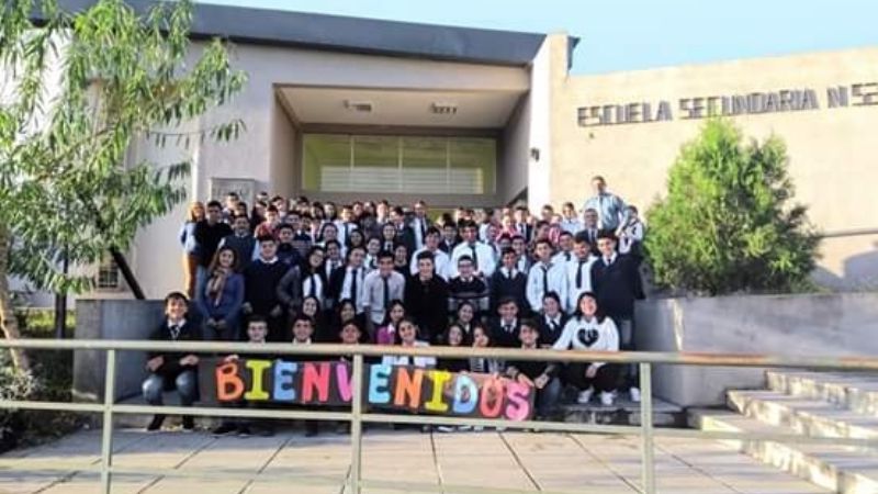 Bienvenida al nuevo edificio a alumnos de El Alto