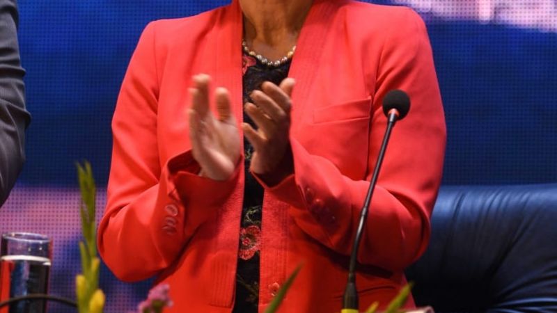 Corpacci a la oposición: “Reformen la Constitución”