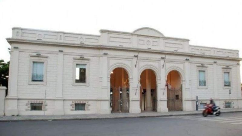 Amenazó con prenderse fuego por trabajo