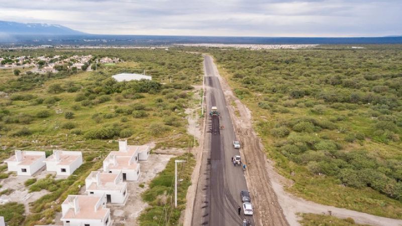 Último tramo de pavimentación de avenida “Eva Duarte de Perón”
