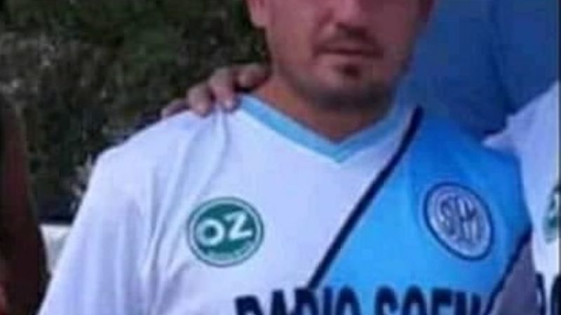 Se descompensó jugando al fútbol, y murió
