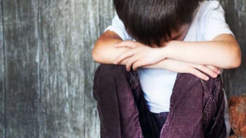 Dejaron solos a cuatro niños, los encontraron llorando y uno estaba herido