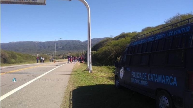 Arrestan a 47 hinchas de Güemes, y secuestran cuchillos y marihuana