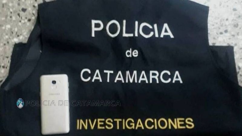 Le arrebataron el celular hace más de un mes y policías lo recupararon