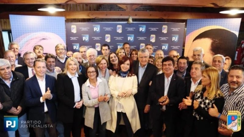 Corpacci, figura central en la foto de la cumbre del PJ