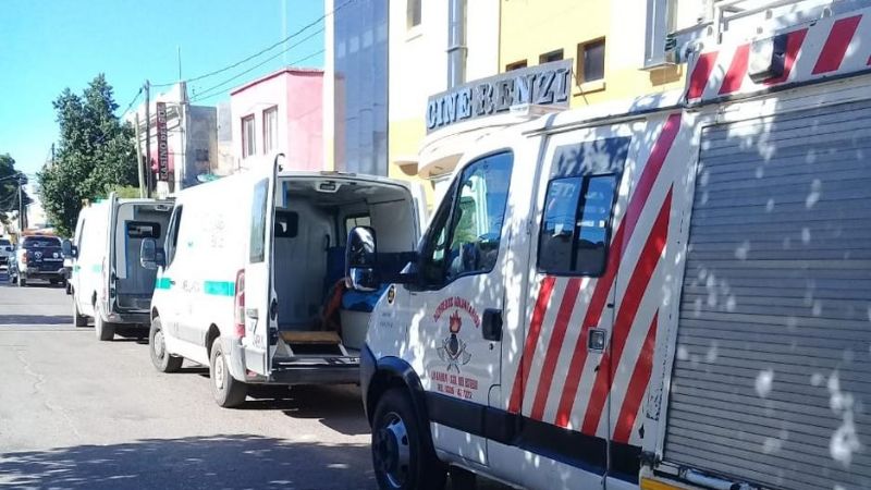 Se desplomó el escenario un teatro en Santiago del Estero y hay varios heridos