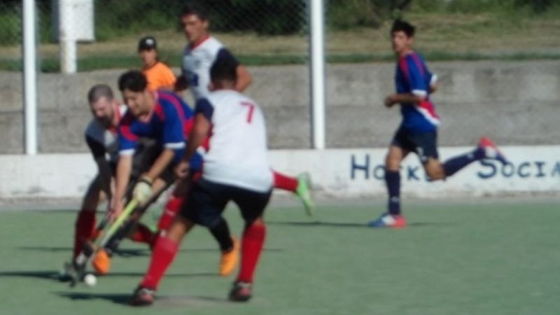 Akapana en Damas; V. Cubas y Moro en caballeros, lideran el hockey
