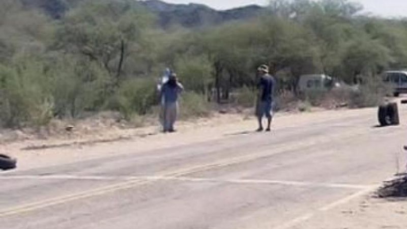 Protesta de mineros en la ruta 40