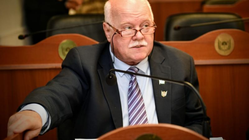 Media sanción de proyectos en el Senado