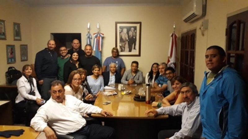 UCR: radicales locales definen postura para la Convención del 27