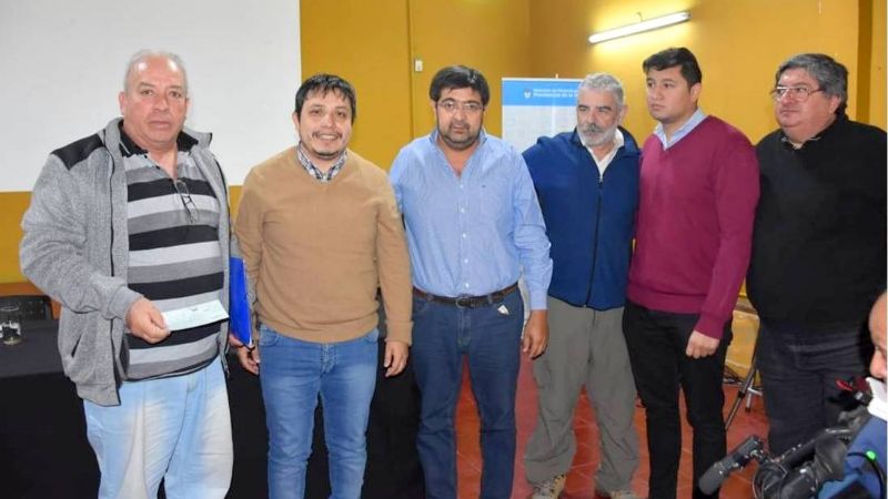 Entregaron los primeros subsidios a productores de uva cereza