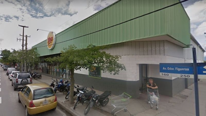 Mujer detenida en el supermercado