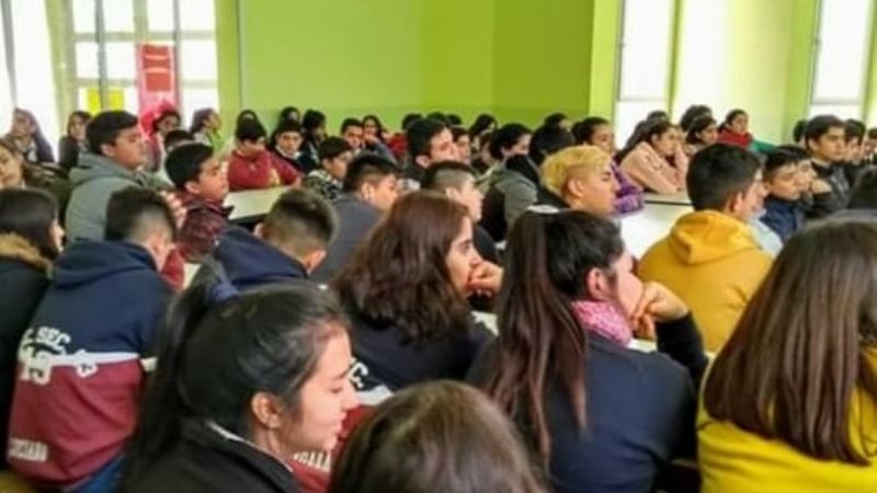 Charla para alumnos sobre "violencia de género en el noviazgo"